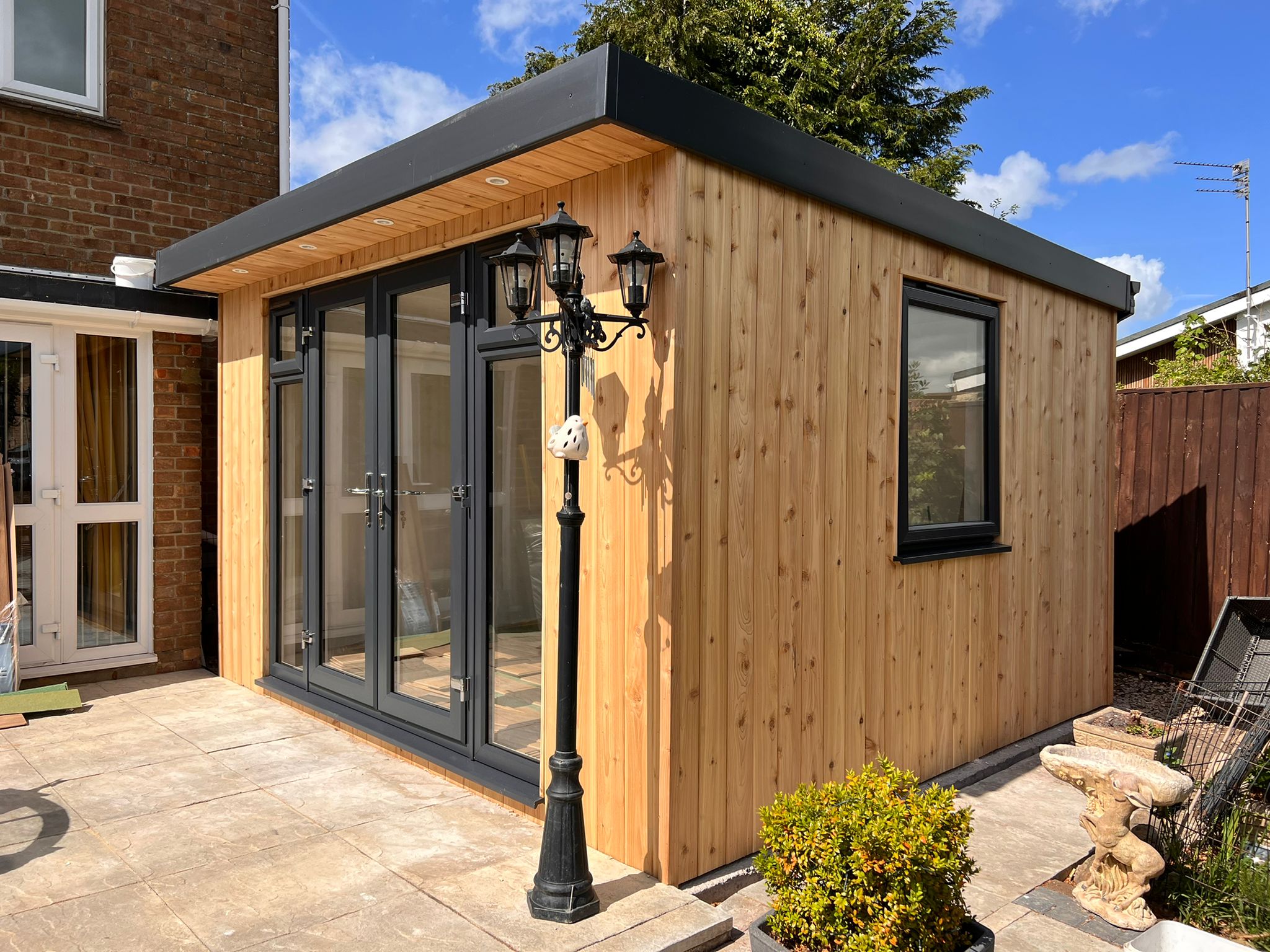 sip-garden-room-with-english-cedar-and-upvc-windows-doors-1